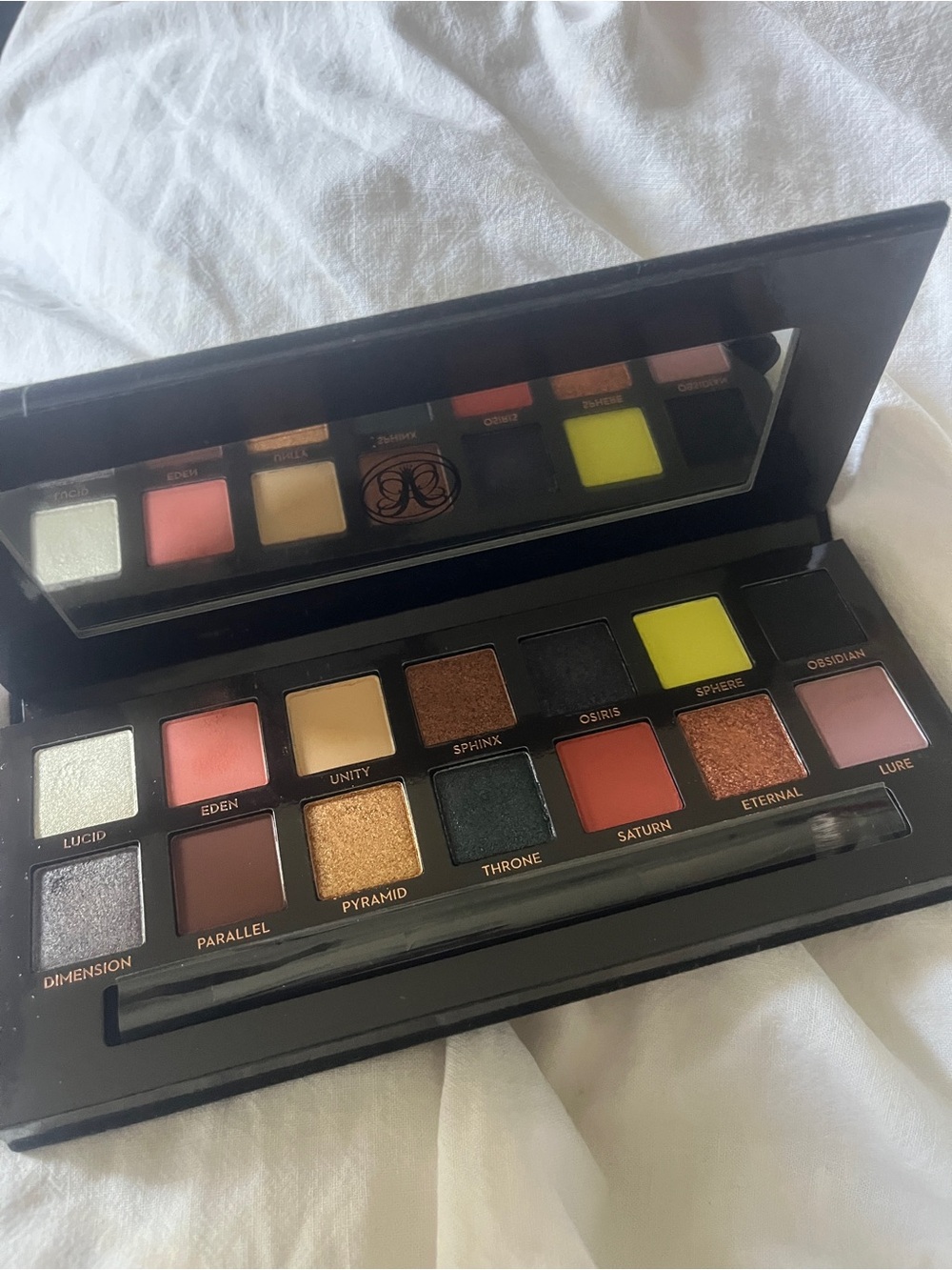 ABH Prism Eyeshadow Palette *rare*
